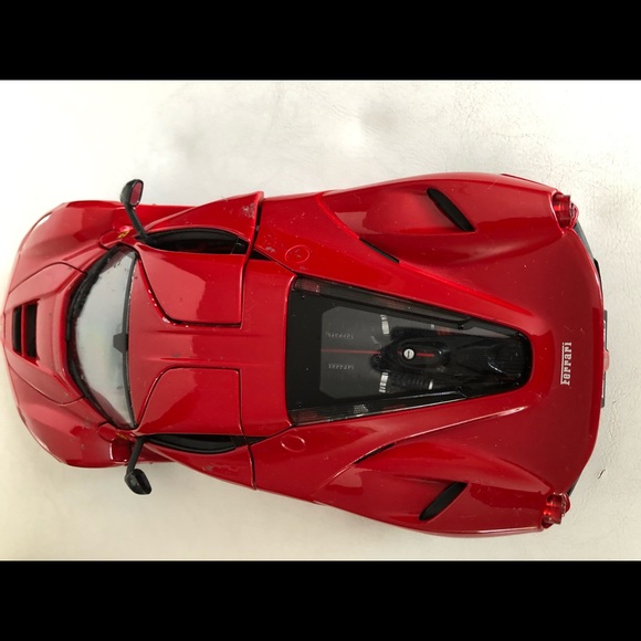 Ferrari LaFerrari Red - Picture 4 of 5